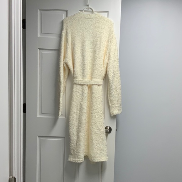SKIMS Cozy Knit Bouclé Robe - Picture 7 of 10